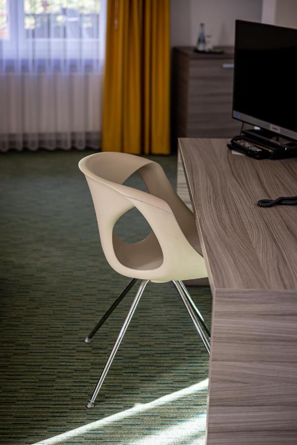 Hotel Gruener Baum 불러탈 외부 사진